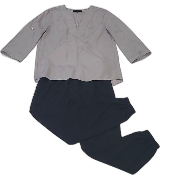 BCBGMaxAzria Flowy Blouse V-Neck Pullover Tunic Top Roll-Tab Quarter Long Sleeve - Picture 16 of 16